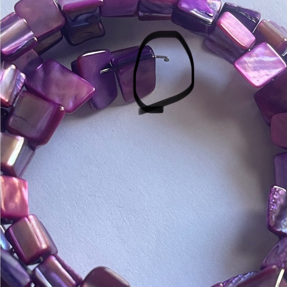 Wide Spiral Purple Shell Nugget Multistrand Flex
Bracelet - Adjustable - Picture 5 of 6